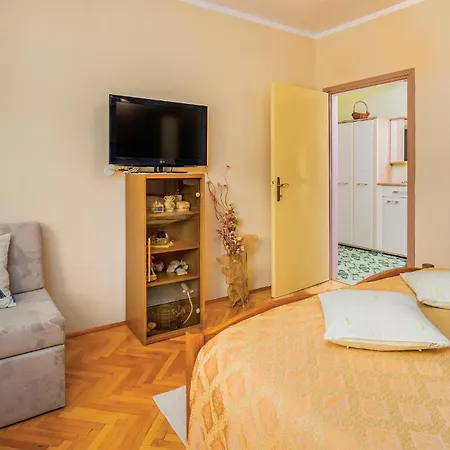 Stunning In With Kitchen * Šumber