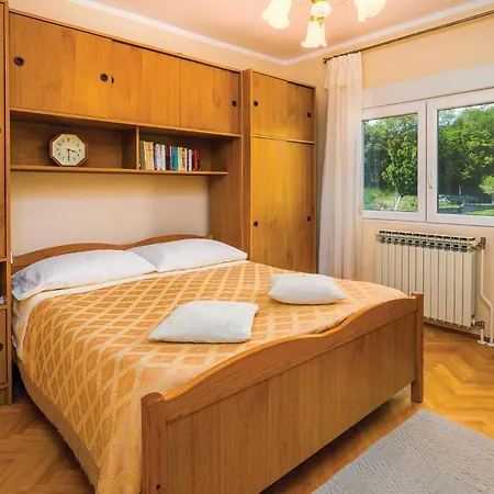 Stunning In With Kitchen Holiday home *