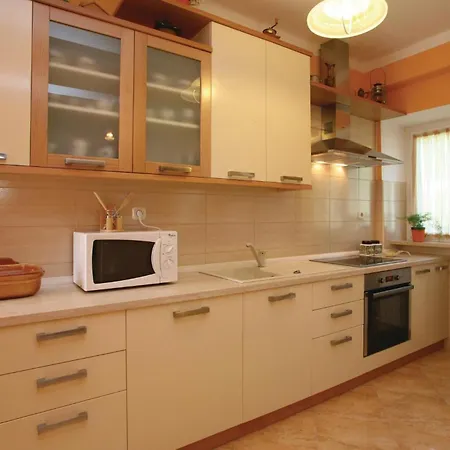 Stunning In With Kitchen * Sumber